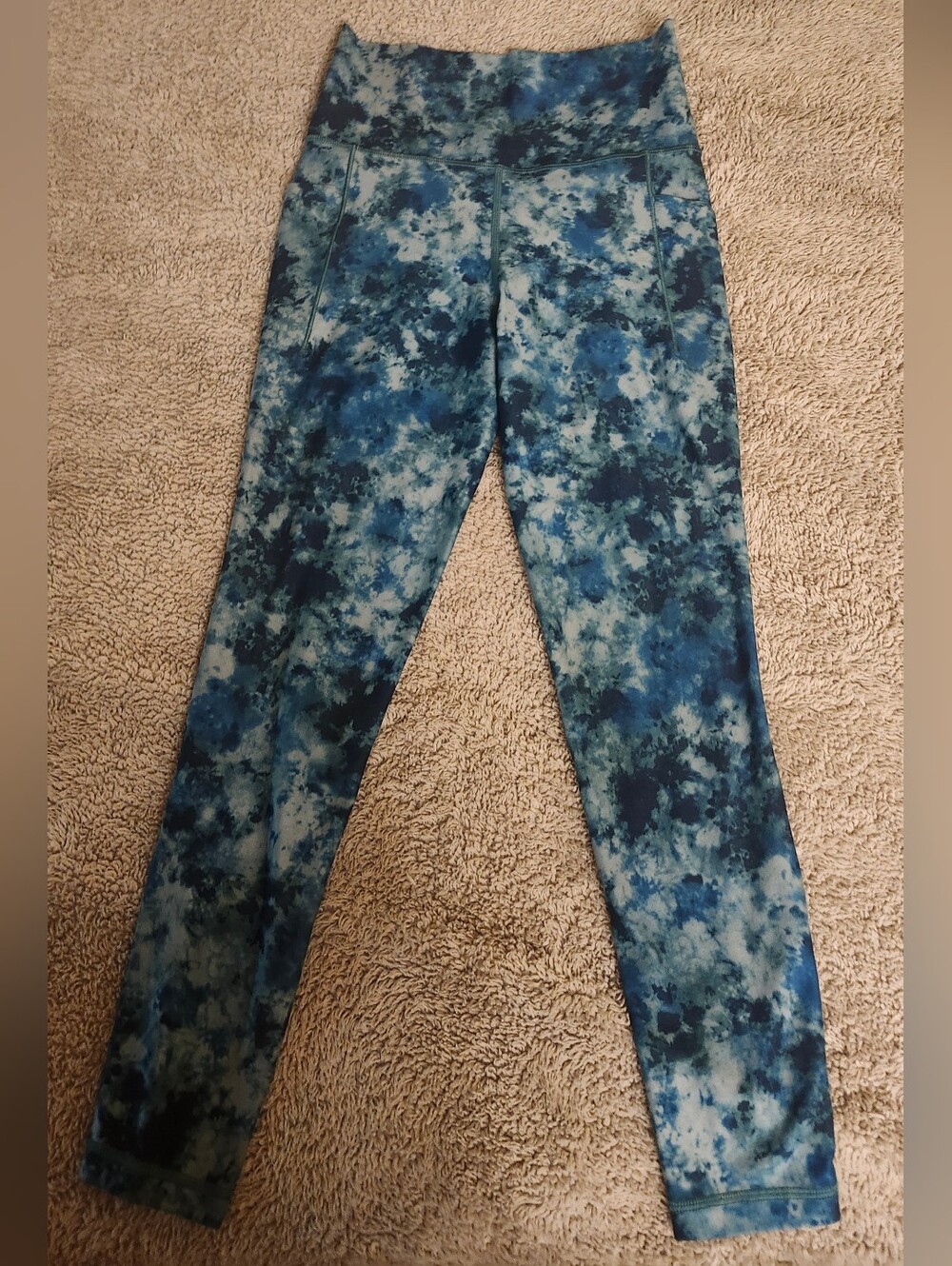 Tie dye Athleta Salutation yoga pants with pockets